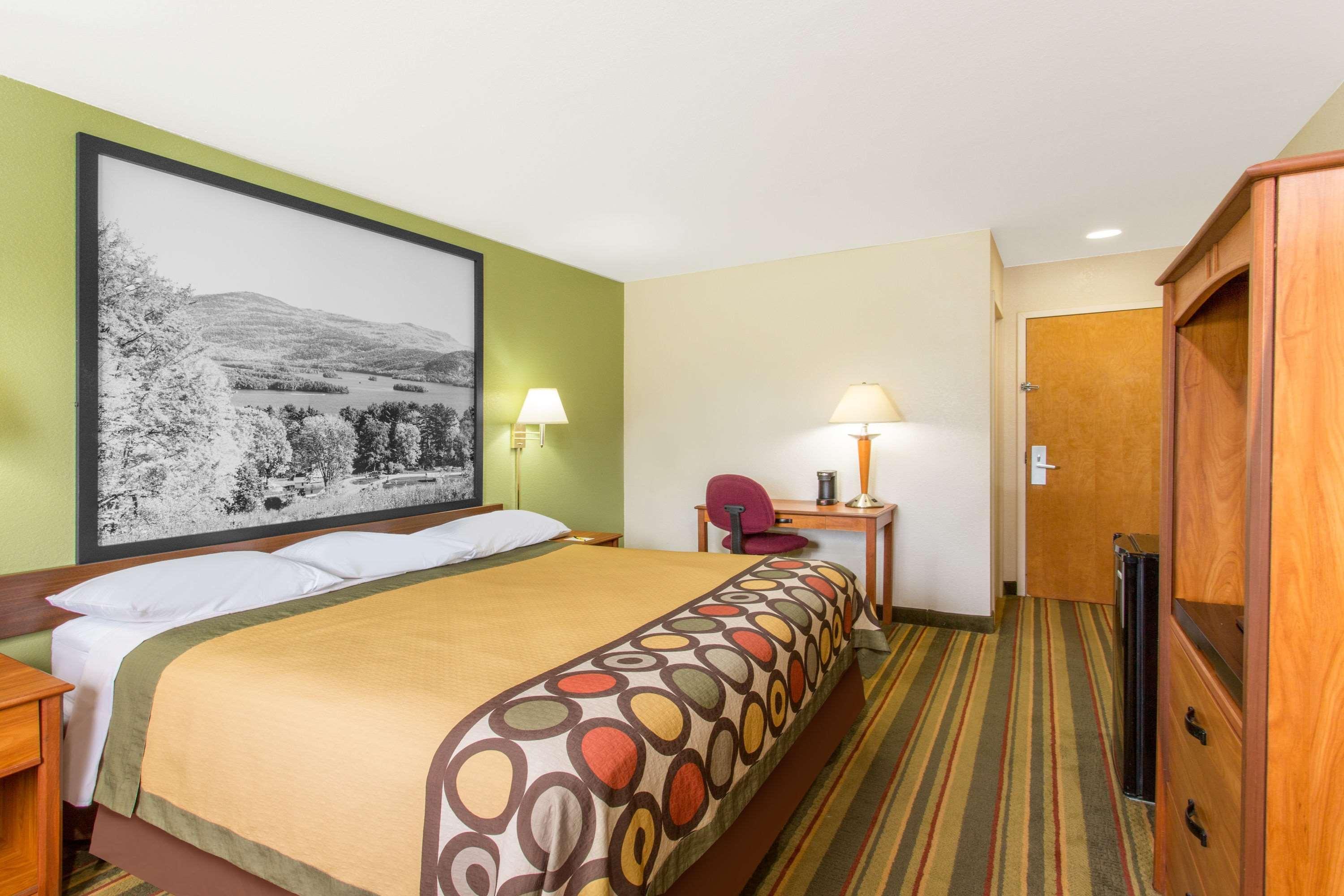 Super 8 By Wyndham Bedford Hotel Exterior foto