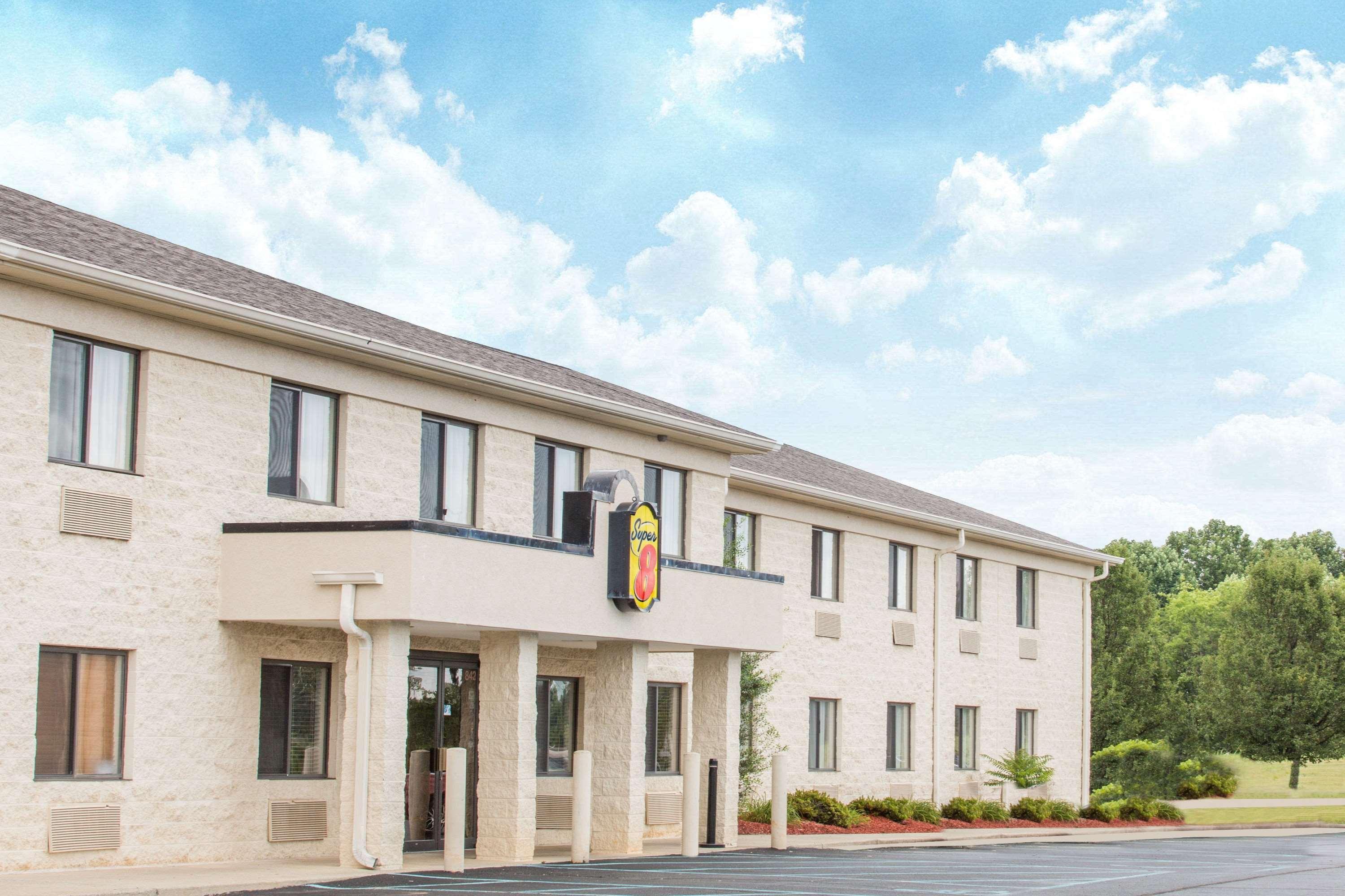 Super 8 By Wyndham Bedford Hotel Exterior foto