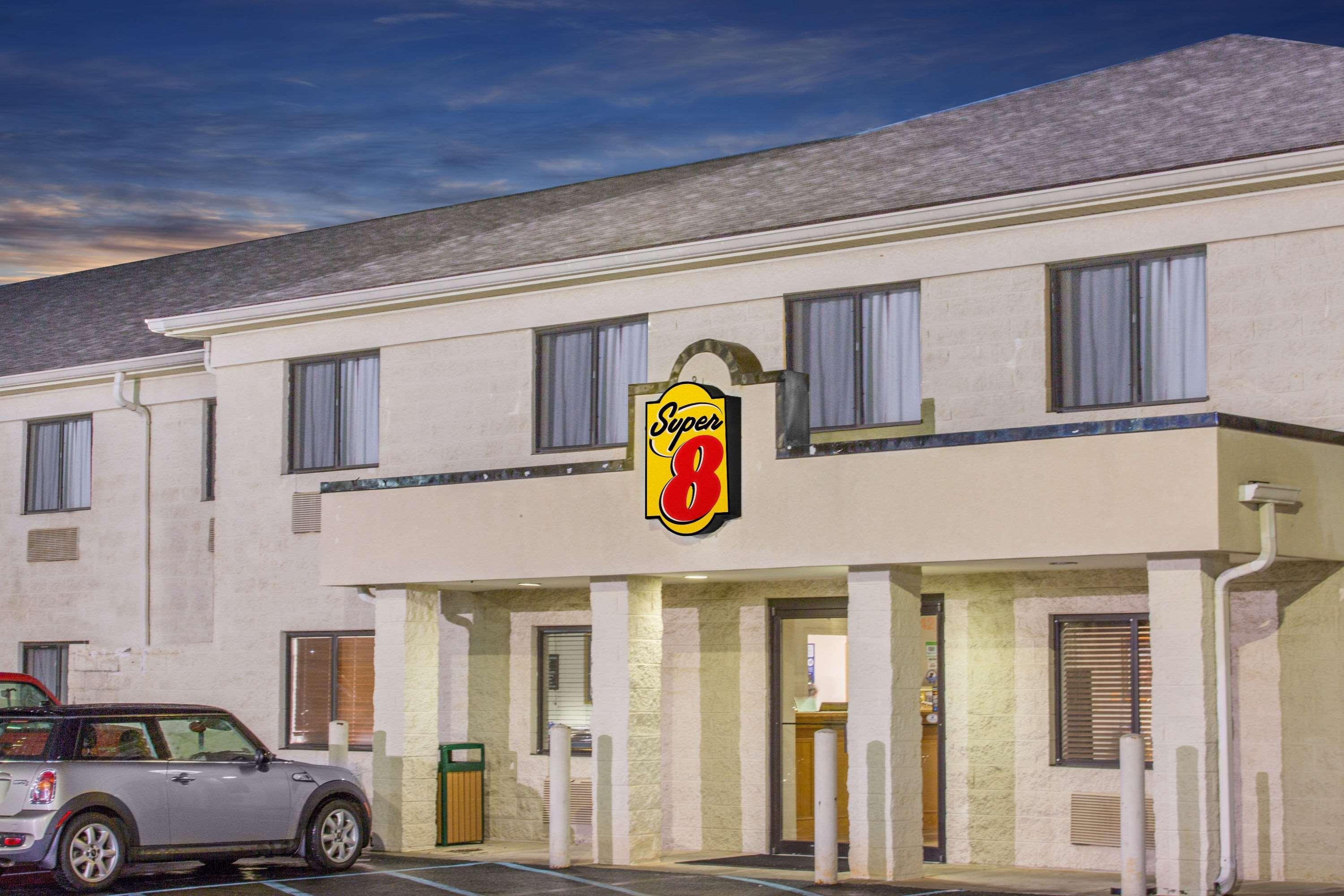 Super 8 By Wyndham Bedford Hotel Exterior foto